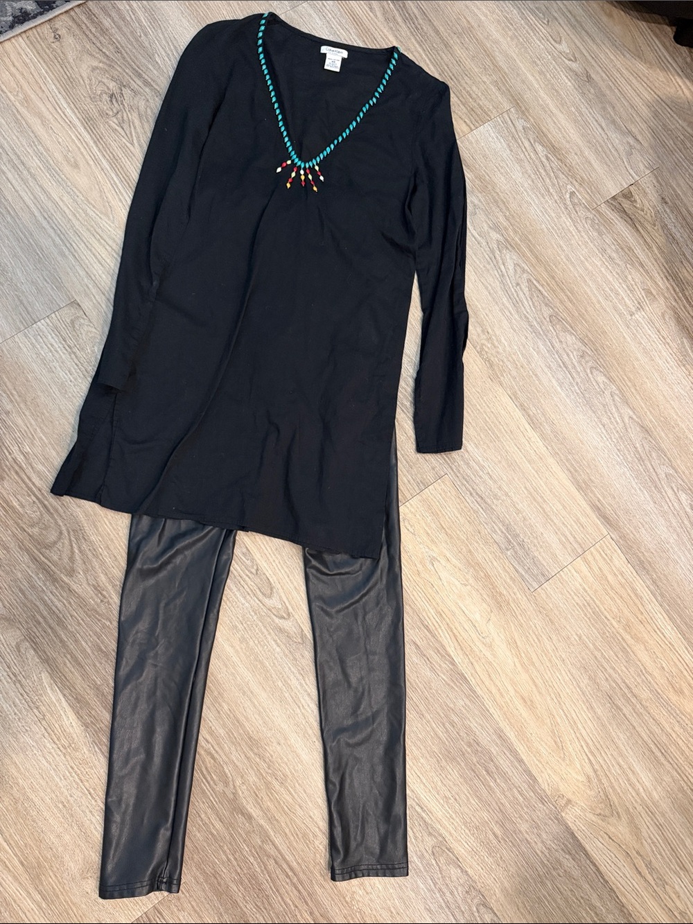 Calvin Klein top with 7 for all mankind faux Leather Black Leggings xs